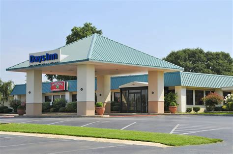 diamond inn forrest city ar  Breakfast, WiFi, and parking are free at this motel