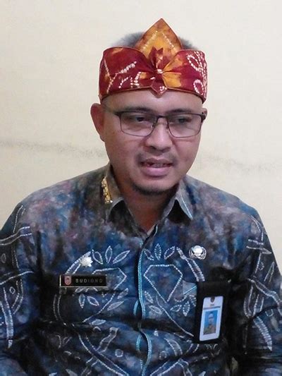 dispora provinsi kalsel Baca juga: Dipertanyakan Kinerja Dispora Terkait Bonus Atlet Ditambahkan Sekretaris Dispora Kotabaru Abdul Gafar, selama ini pemungutan retribusi sarana olahraga belum maksimal karena khawatir mematikan pembinaan cabor