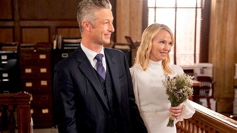 do rollins and carisi get married  Who is the father of Olivia Benson’s baby? Who is Noah Porter-Benson? Noah Porter-Benson is the biological son of the late Ellie Porter and the late Johnny Drake