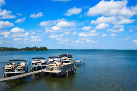 docklyne  We offer dry storage, boat repair and service, pressure cleaning, towing, and pontoon, kayak, boat, bicycle, paddle board and jet ski rental as well