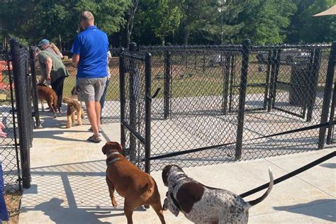 dog daycare spartanburg Cozy 2-Bedroom Townhouse Pet Policy This 2-bedroom townhouse in Spartanburg allows 2 dogs of any size for an additional fee of $150 per pet, per stay