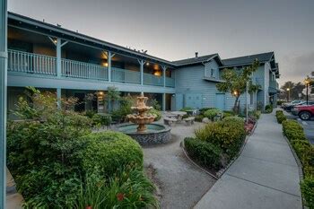 dog friendly hotel morro bay  Rent a kayak from Kayak Horizons or Morro Bay Paddle Sports (dog friendly!) and