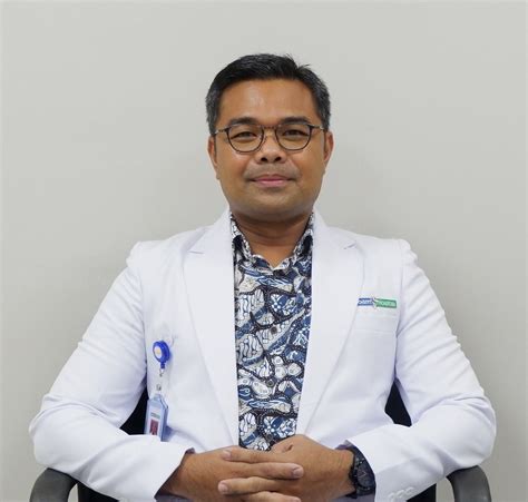 dokter umardi spog jambi  Siloam Hospitals Jambi