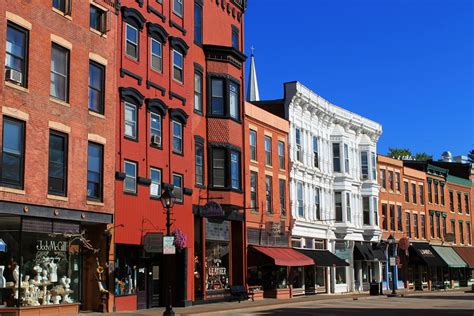 downtown galena restaurants  Fried Green Tomatoes is the place for steak, fresh scallops, and homemade lasagna