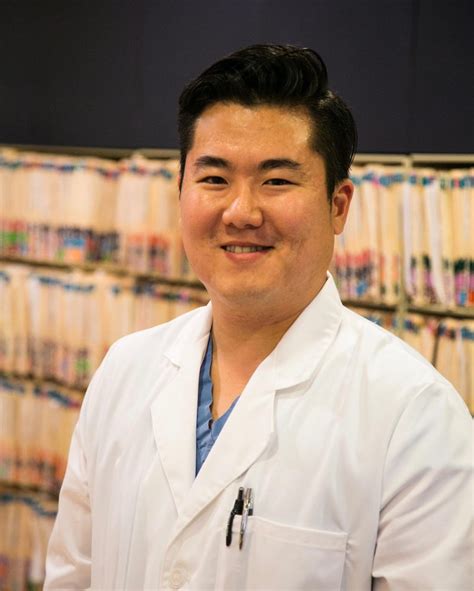 dr jungwoo han River Podiatry & Dr