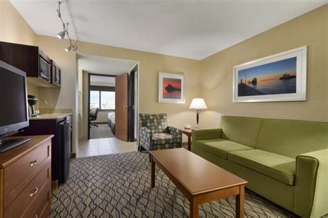 duluth mn hotel suites Situated in Duluth, Pet-friendly Canal Park Condonear Lakewalk Pool features accommodation with private pool, free WiFi and free private parking for guests who drive