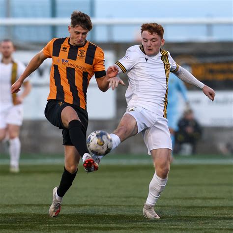 dumbarton futbol24 Preview followed by live coverage of Saturday's Scottish Challenge Cup game between Bala Town and Queen's Park