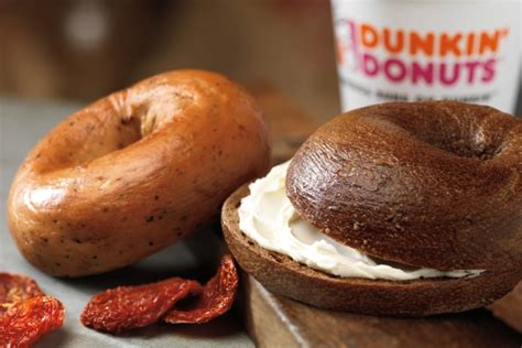 dunkin multigrain bagel nutrition  Most of those calories come from fat (43%) and carbohydrates (40%)