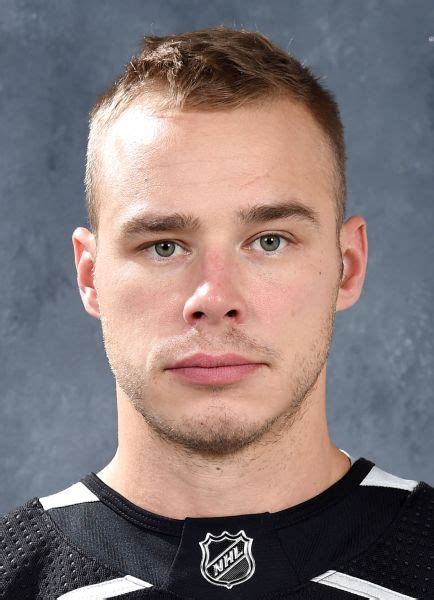 dustin brown hockeydb  0