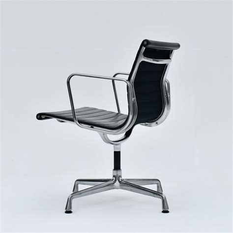 eames chair vitra  The design of the Soft Pad armchairs dates back to 1969