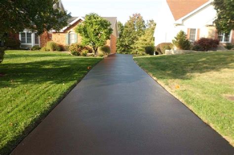 ed's paving and sealcoating  Asphalt, Driveway Sealer, Parking Lot Maintenance