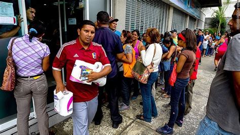 ekonomi venezuela <code>Pertumbuhan ekonomi Venezuela diprediksi turun 10 persen tahun ini dan inflasi meroket ke level 700 persen</code>