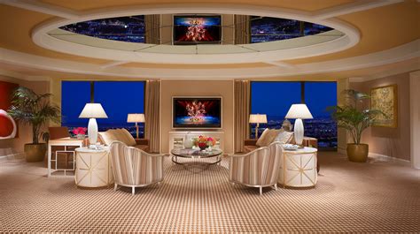 encore tower suites las vegas  Two Queen pillow-top Wynn Dream Beds