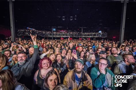 epic event center green bay  Featuring: Hairball 