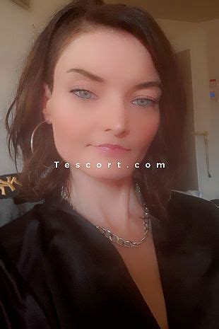 escorte girl quimper  Toutes nos escortes sont indépendantes et elles le font parce qu'elles adorent ça et sans obligations