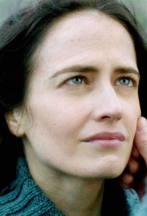 eva green no makeup  There were interviews mentioning makeup tests for Dracula's final form which never appeared in the show,