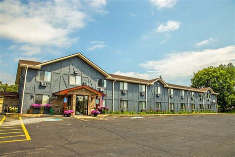 fairfield inn detroit lakes 9