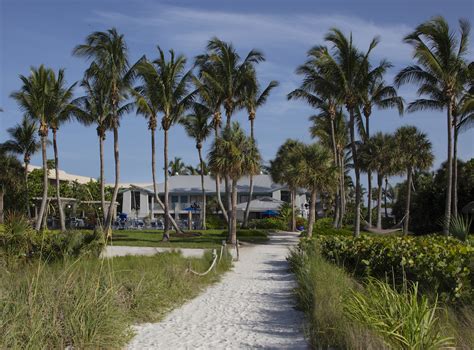 family resorts in sanibel island Hotels near J