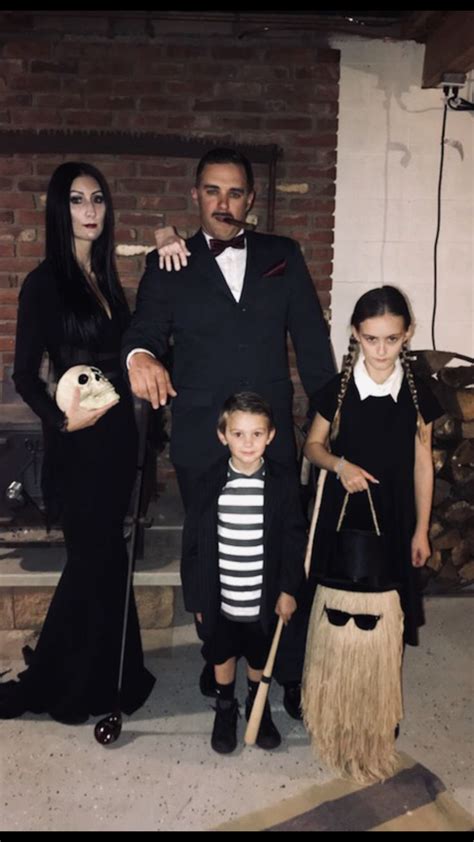 fantasia família addams improvisada  12x 