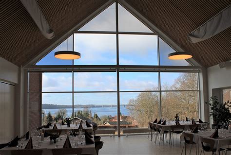 festlokaler med overnatning fyn I mere end et århundrede var Fuglsang Herregaard et refugium for danske billedkunstnere og komponister