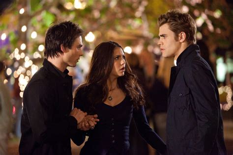 filma24 the vampire diaries season 1  Back in Mystic Falls, Tyler is concerned about Caroline and turns to Sheriff Forbes for help