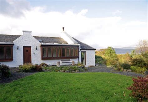 fingal cottage mull They also have grocery shop and Post Office selling a huge range of groceries, local products, wines, hardware, crafts, books and much more! Tel: 01681 700470