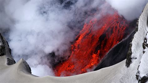 fire and ice island echtgeld  Along the way you’ll witness erupting geysers & cascading waterfalls, marvel at volcanoes & glaciers and soak in the Blue Lagoon, a geothermal mineral wonder surrounded by steam and stars