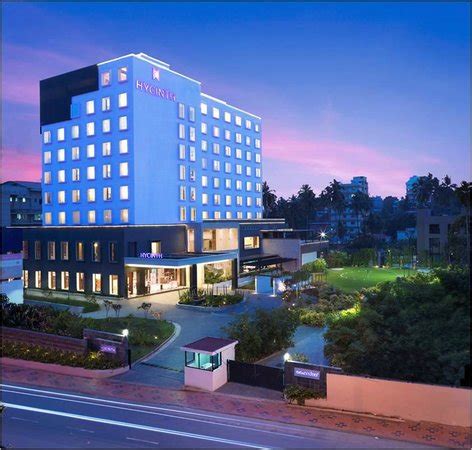 flagship hotel trivandrum contact number  Graces Resort