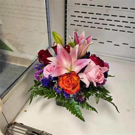 flower delivery powder springs ga  Hand-tied bouquets are available for in store purchase for carryout