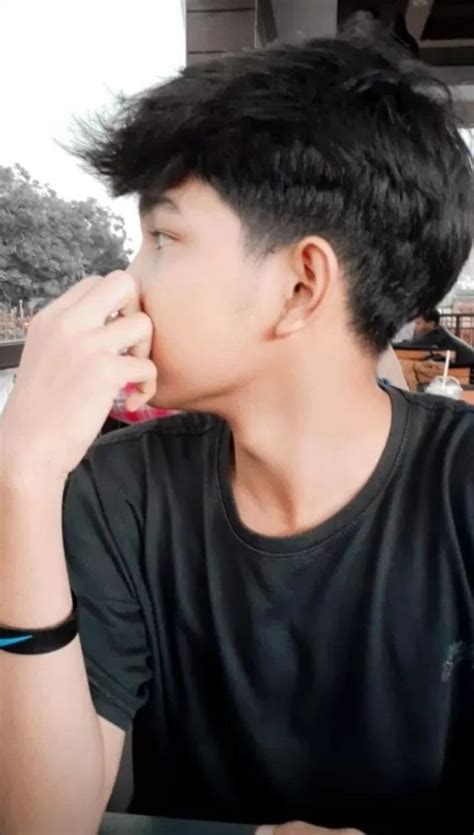 foto cowok ganteng buat prank smp  Cowok ganteng cowok ganteng keren cowok cool cowok from 10 potret ganteng bright vachirawit yang lokal banget, serasa bisa dimiliki 10 foto