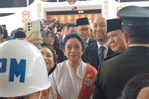 foto puan maharani  "Salah satunya ada foto saya bareng Panglima TNI @yudo_margono88 yang waktu itu masih KSAL, KSAD Jenderal TNI @dudung_abdurachman; KSAU Marsekal TNI Fadjar Prasetyo