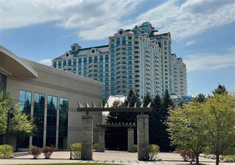 foxwood hotel deals  Foxwoods Resort Casino features deluxe accommodations, fine dining, a wide variety of entertainment attractions and shopping