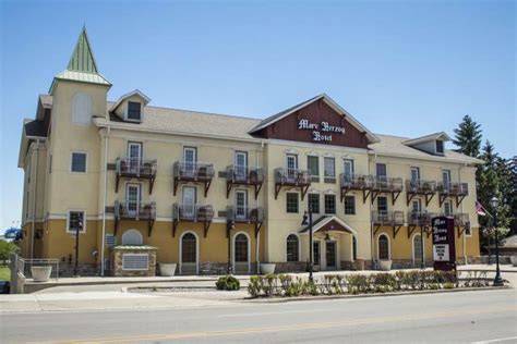 frankenmuth hotel complimentary breakfast  Parking included