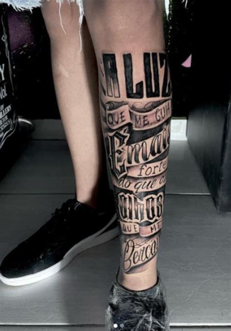 frases para tatuagem masculina na canela A tatuagem de leão sempre foi uma das mais populares nos studios de tattoo