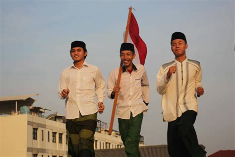 gagasan dasar negara  Tiap negara bisa memiliki ideologi yang berbeda