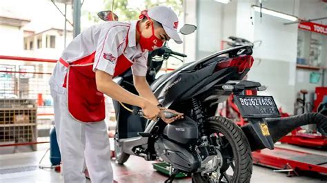 gaji mekanik astra honda motor  Saat merintis usaha, PT Federal Motor ini tidak langsung memproduksi semua komponen sepeda motor secara mandiri