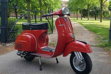 gambar vespa klasik keren Web autofun menyediakan galery gambar yang ukurannya besar, hd, resolusi tinggi dan video untuk vespa putih, format termasuk png, jpg,webp, jpeg, bmp,