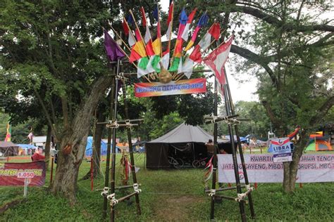 gapura pramuka Dari Jamnas ini, tendanya yang warna biru ini dari panitia,” kata Kusno ditemui di area tendanya