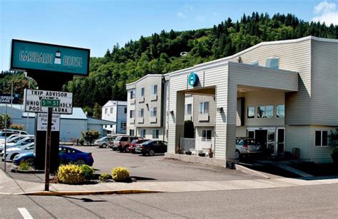 garibaldi oregon lodging  Email