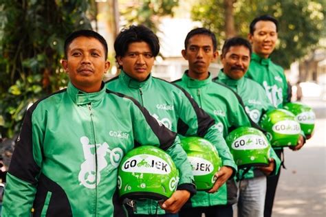 gate gojek Gojek menyebutkan bahwa hingga Maret 2019, aplikasi Gojek telah diunduh oleh lebih dari 142 juta kali, dengan lebih dari 2 juta mitra pengemudi