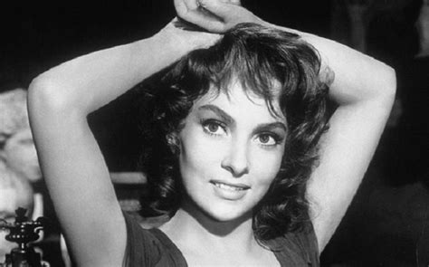 gina lollobrigida body measurements <b>thgieh egareva fo saw lobmys xes eht ,5’5 revo tsuj tA</b>