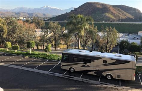 glendale arizona rv rental  Location: Sedona Sleeps: 2 Minimum stay: 2 nights Rates from: $502/night Staying in one of Sedona’s most elevated residential neighborhoods has its perks, starting with the out-of-this-world red rock views from all around this luxury studio