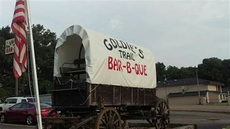 goldie's trail bbq  Our goal is to provide guests with great tasting food and friendly prompt service at a reasonable