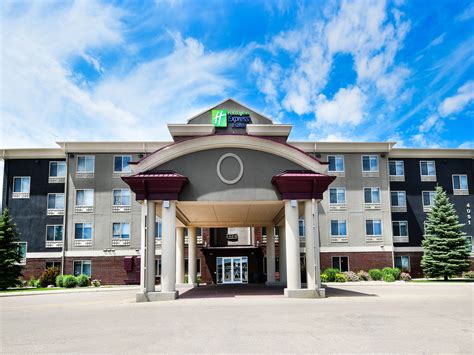 grand forks hotel  Claimed