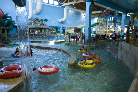 grand forks water park hotel  per night