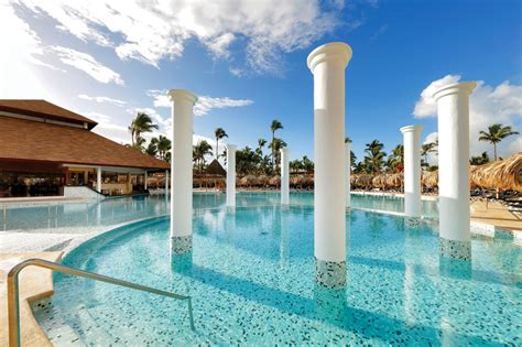 grand palladium punta cana  An all-inclusive paradise that sits on one of Punta Cana's claim to fame, Bavaro Beach