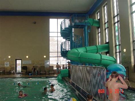 great falls hotel with waterslide  Cleanliness 4