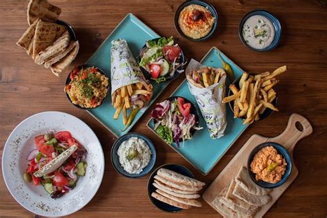 greek restaurants in southampton  Share