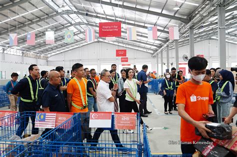 gudang shopee cakung  di industri TI