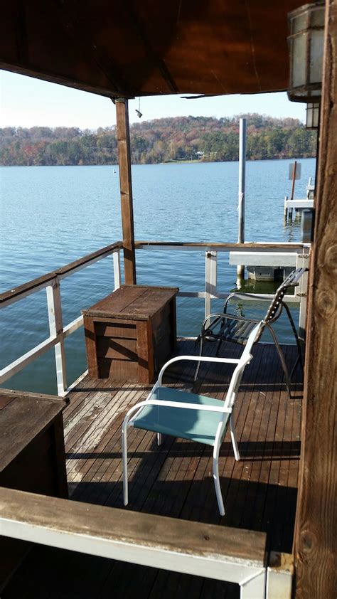 guntersville floating cabins  Pet friendly not available